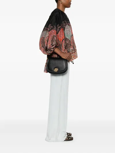 Chloé Grained Leather Shoulder Bag With Prominent Logo Detail In Black