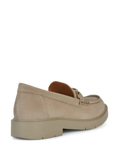 Geox Spherica Chain-link Suede Loafers In Neutral