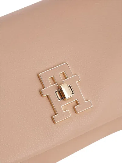Tommy Hilfiger Chain-strap Flap Bag