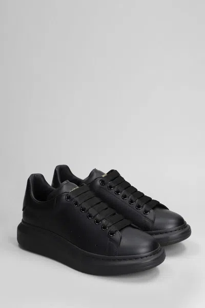 Alexander Mcqueen Oversized Sneaker In Black