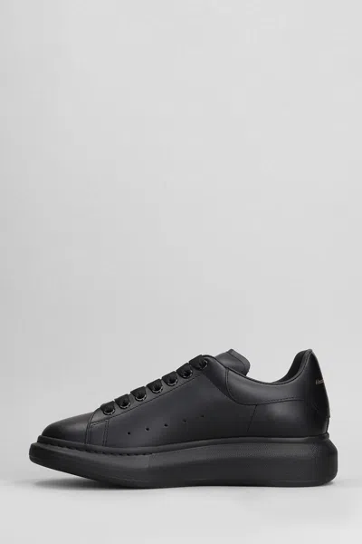 Alexander Mcqueen Oversized Sneaker In Black