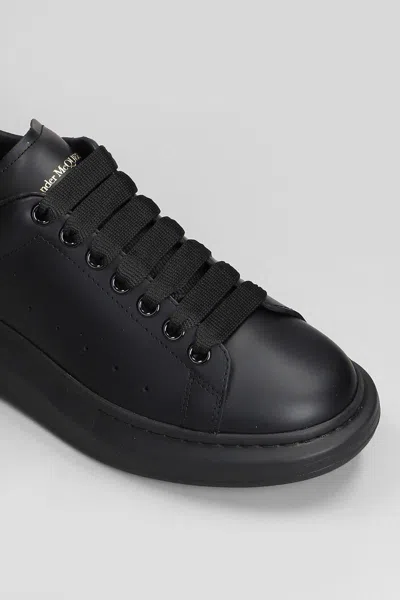 Alexander Mcqueen Oversized Sneaker In Black