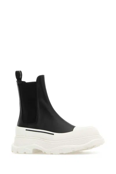 Alexander Mcqueen Black Nappa Leather Tread Slick Ankle Boots In Black