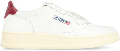 Autry Medalist Low-top Sneakers In White