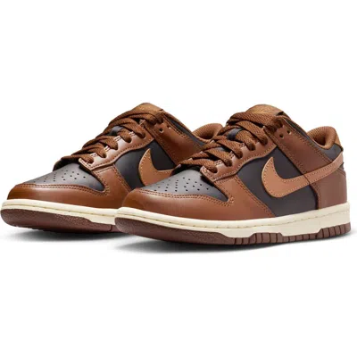 Nike Kids' Dunk Low Basketball Sneaker