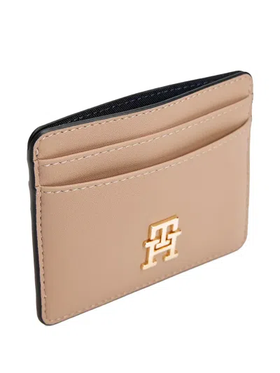 Tommy Hilfiger Logo-plaque Cardholder In Brown