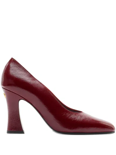 Burberry Scarpins Trinket Patent Leather Block-heel Pumps In Red