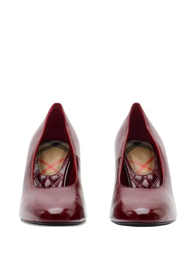 Burberry Scarpins Trinket Patent Leather Block-heel Pumps In Red