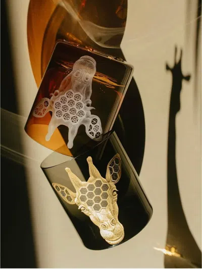 Artel African Safari Giraffe-head Geometric Tumbler In Black