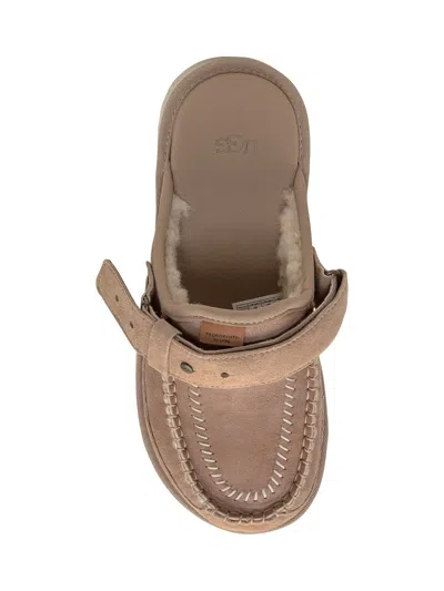 Ugg M Golden Coast Clog In Brown
