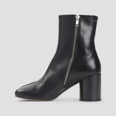Mm6 Maison Margiela 70 Leather Ankle Boot In Black