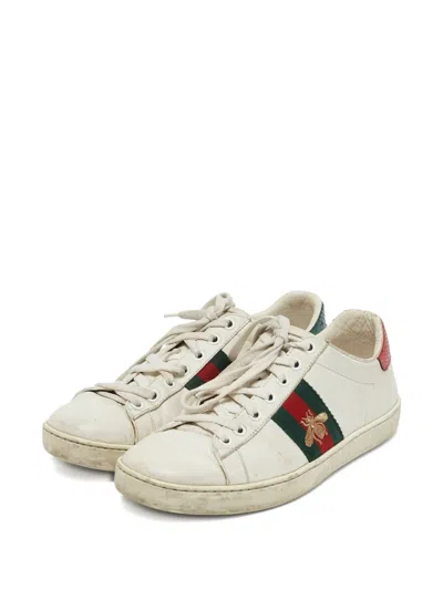 Pre-owned Gucci Ace Embroidered Bee Sneakers In White