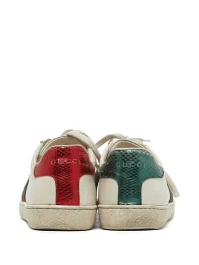 Pre-owned Gucci Ace Embroidered Bee Sneakers In White