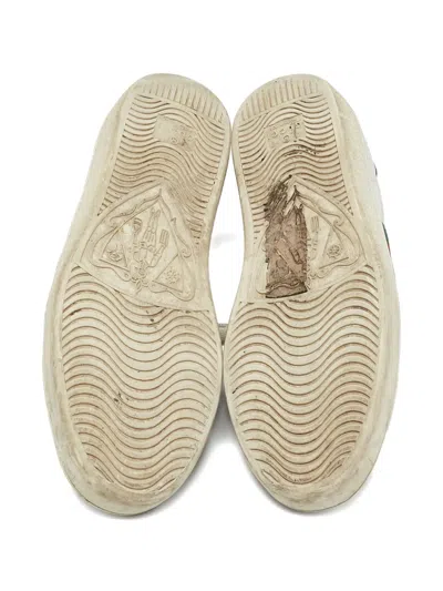 Pre-owned Gucci Ace Embroidered Bee Sneakers In White