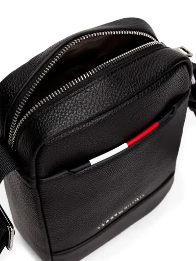 Tommy Hilfiger Zip-fastening Messenger Bag