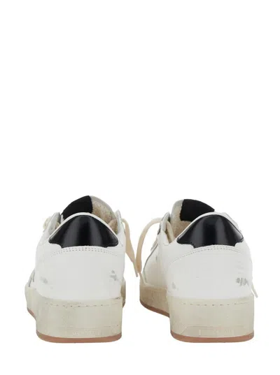 Golden Goose Deluxe Brand White Low Top Sneakers With Star Patch In White