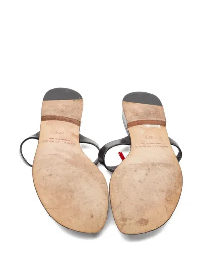 Pre-owned Manolo Blahnik Leather Thong Flats