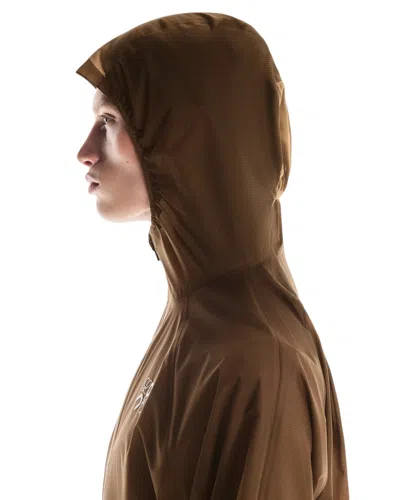 On Running Ultra Jacket Loewe 'brown'