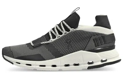 On Running (wmns)  Cloudnova 'black White'