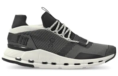 On Running (wmns)  Cloudnova 'black White'