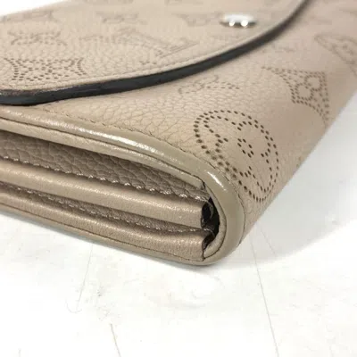 Pre-owned Louis Vuitton Beige Galle Mahina Leather Long Wallet (bi-fold) ()