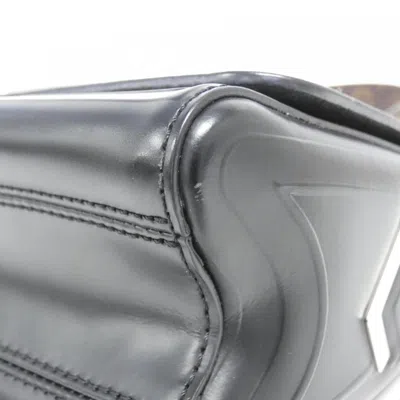 Pre-owned Louis Vuitton Black Leather Shoulder Bag ()