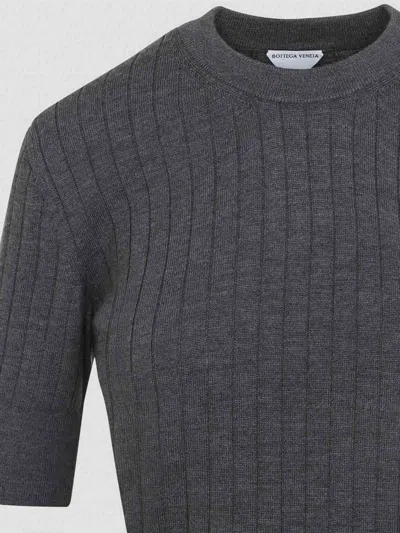 Bottega Veneta Women Ribbed Knit Cropped Top In Gray