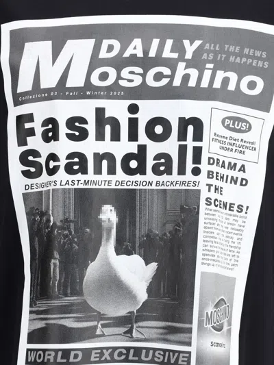 Moschino T-shirt Whit Maxi Print