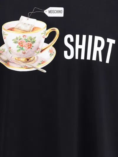 Moschino T-shirt Whit Maxi Print In Black
