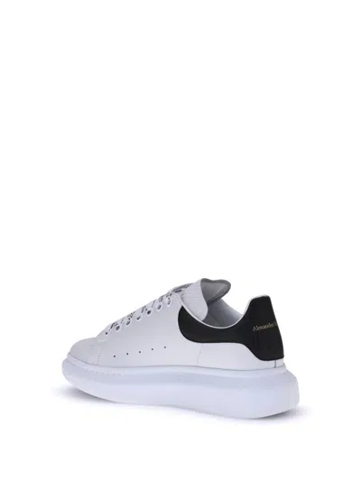 Alexander Mcqueen White And Black Low-top Sneakers With Chunky Sole And Contrasting Heel Tab In Leather Man In White