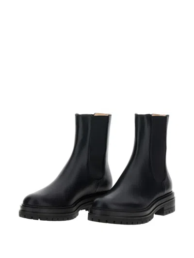 Gianvito Rossi Chester Leather Chelsea Boots In Black