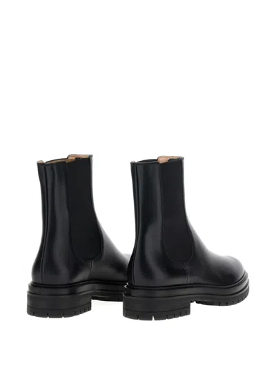 Gianvito Rossi Chester Leather Chelsea Boots In Black
