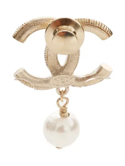 Pre-owned Chanel 2011 Cc Mark Pearl Brooch