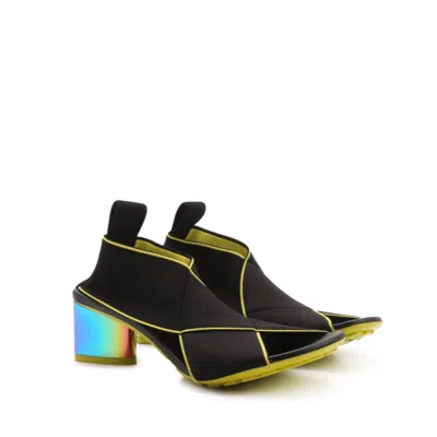 Bottega Veneta Logo Elasticated Sandals In Black
