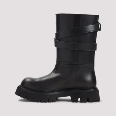 Moschino Round Toe Ankle Boots In Black