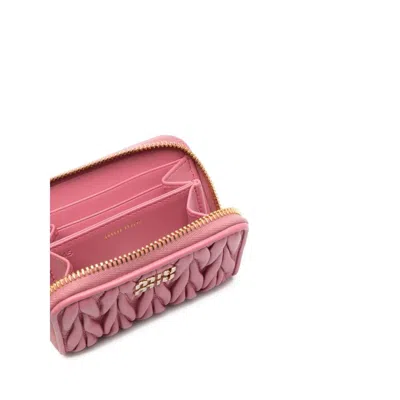 Miu Miu Matelassé-effect Leather Wallet In Pink