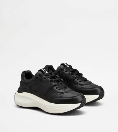 Tod's Round Toe Sneakers In Black