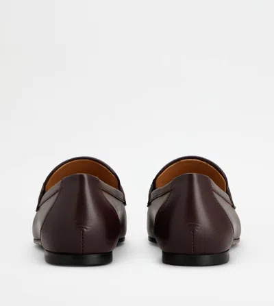 Tod's Mocassino In Pelle Con Barra Metallica In Purple
