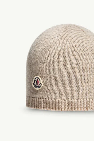 Moncler Cashmere Beanie In Neutral