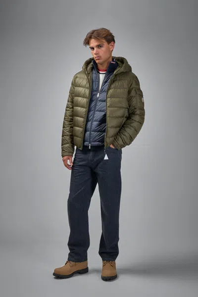 Moncler Laveraet Puffer Jacket In Green
