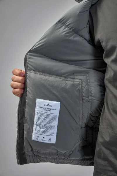 Stone Island 4100040 Seamless Tunnel Nylon Down-tc Hooded Jacket In Gray