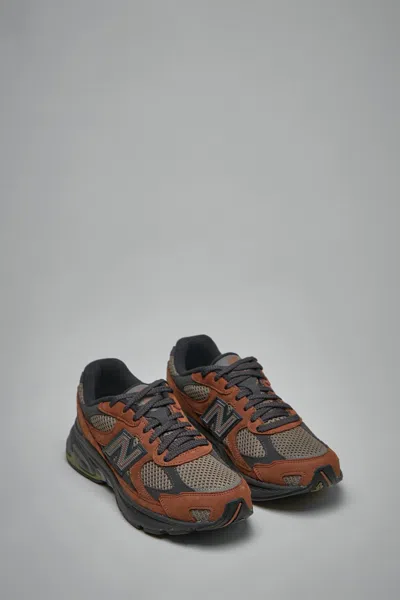 New Balance 2010 In Brown