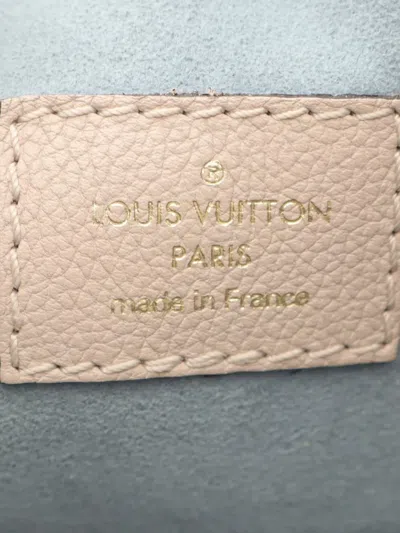 Pre-owned Louis Vuitton 2021 Lockme Bucket Leather Handbag In Neutral