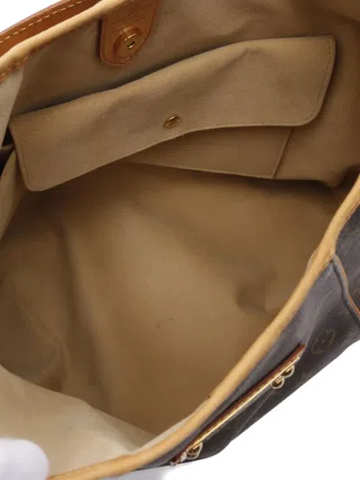 Pre-owned Louis Vuitton 2009 Galliera Pm Monogram Bag In Brown