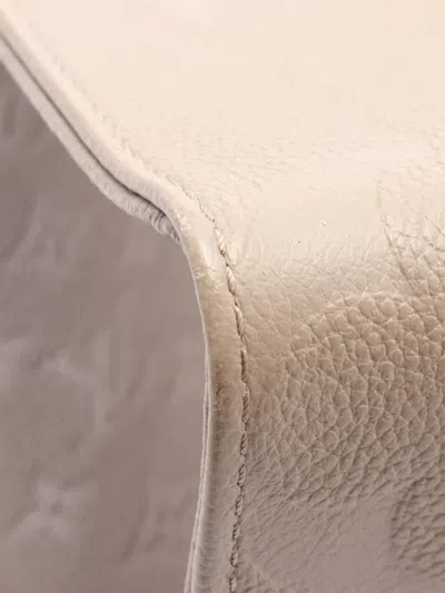 Pre-owned Louis Vuitton 2021 On-the-go Mm Handbag In Neutral