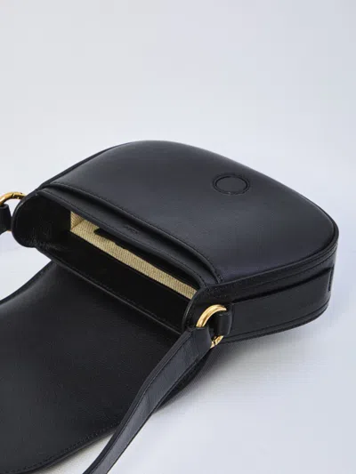 Chloé Grained Leather Shoulder Bag With Prominent Logo Detail In Black