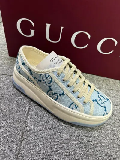 Gucci Lace-up Low-top Sneakers In Gray