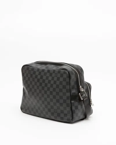 Pre-owned Louis Vuitton Damier Graphite Leoh Messenger Bag In Black
