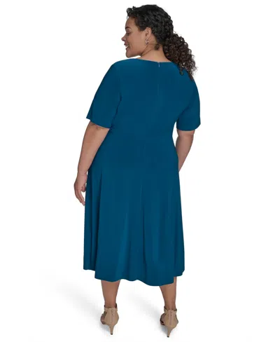 Jessica Howard Plus Size V-neck Jersey Midi Dress
