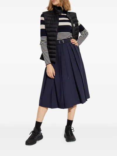Moncler Quilted Black Vest With High Collar And Fitted Silhouette